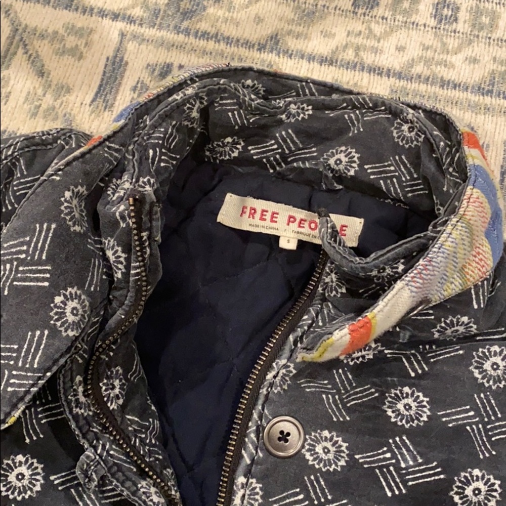 Patterned Blue Jacket - Picture 6 of 9